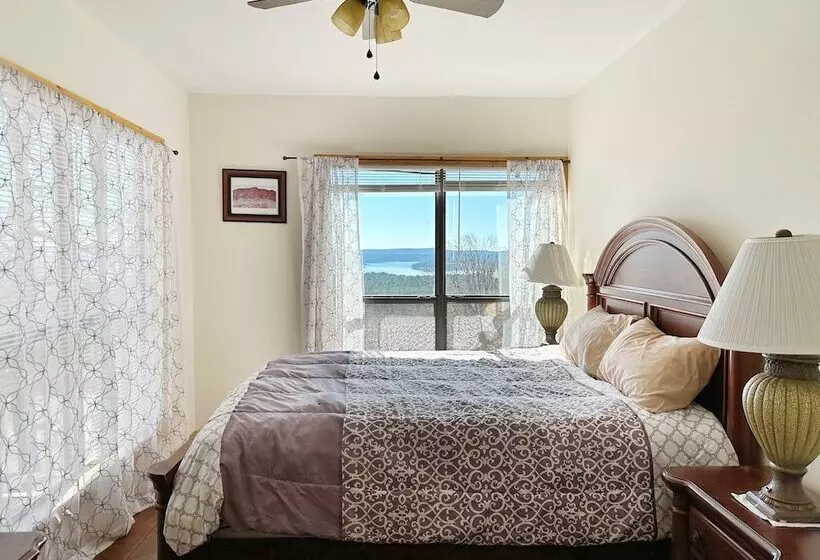 ホテル Blue Clouds Rv & Cabins Resort