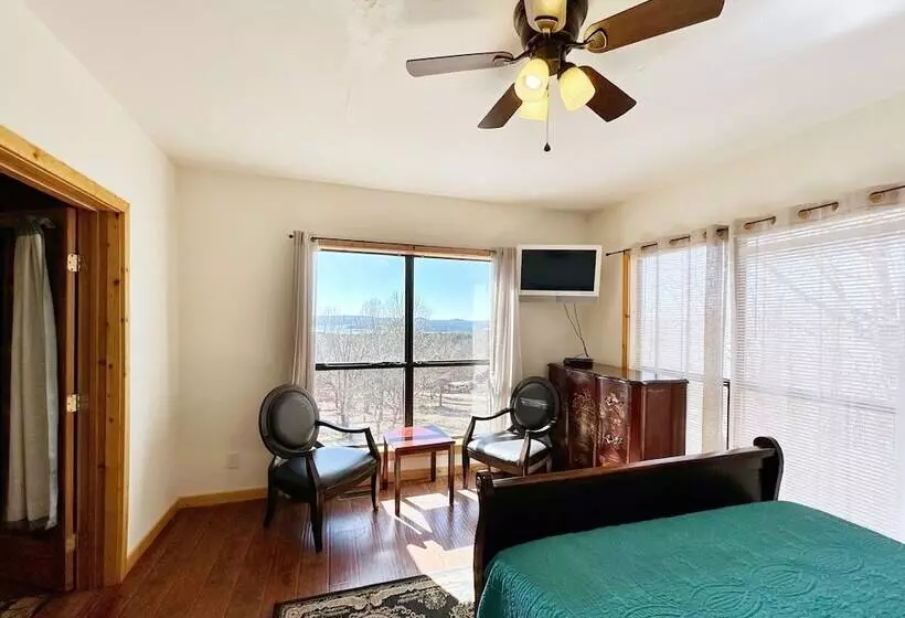 ホテル Blue Clouds Rv & Cabins Resort