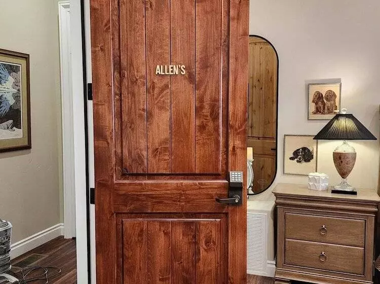 Hotelli Hummingbird House