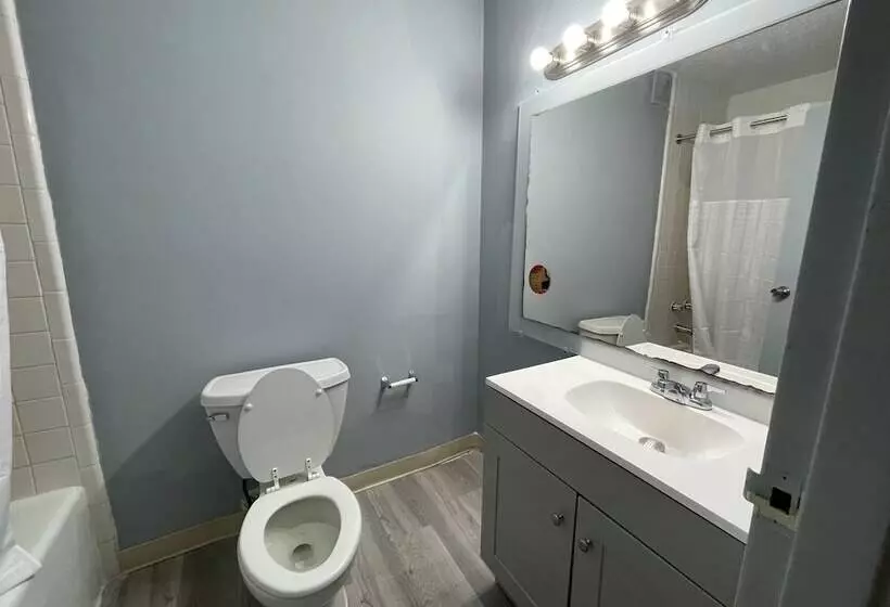 ホテル Lamplighter Inn By Oyo Charlotte Airport Area