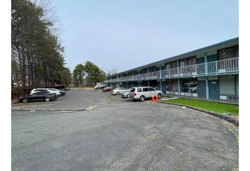 ホテル Lamplighter Inn By Oyo Charlotte Airport Area