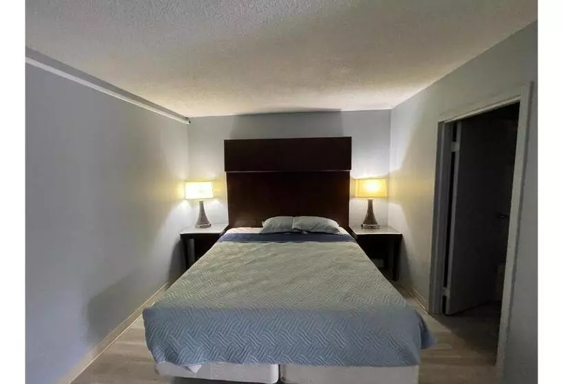 ホテル Lamplighter Inn By Oyo Charlotte Airport Area