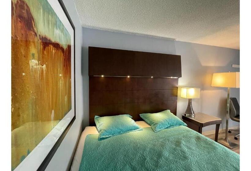 هتل Lamplighter Inn By Oyo Charlotte Airport Area