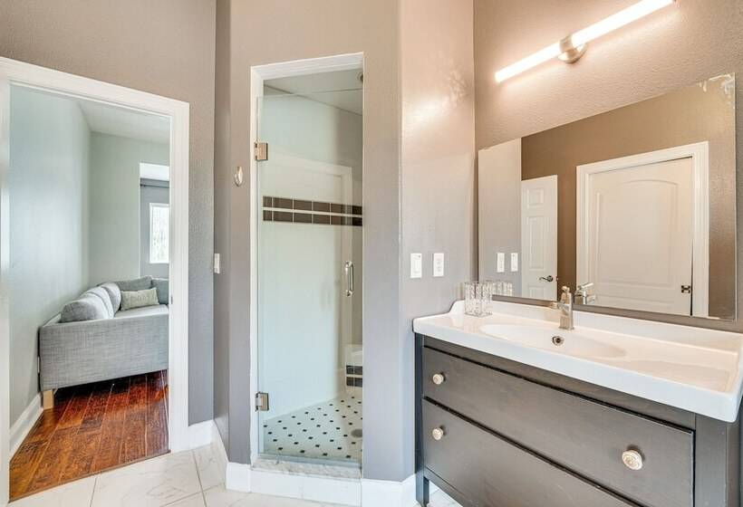 Luxurious Davenport Home W/ Large Pool & Hot Tub!