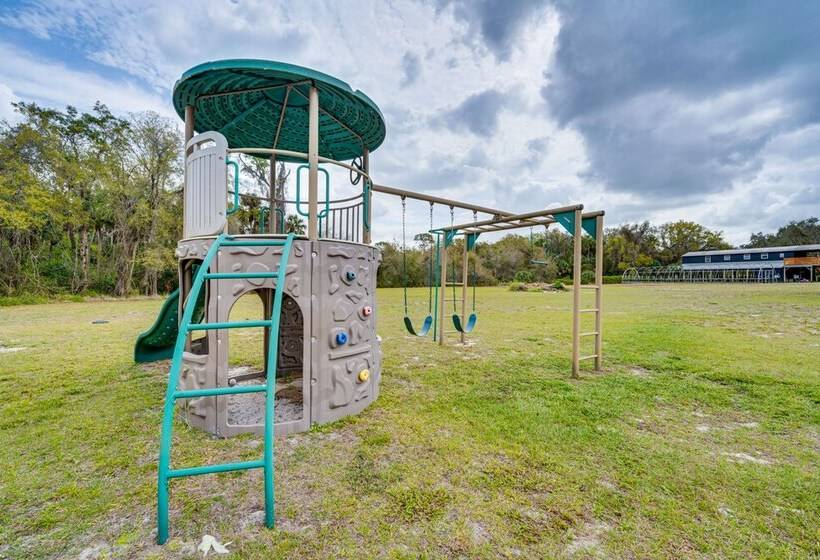 Luxurious Davenport Home W/ Large Pool & Hot Tub!