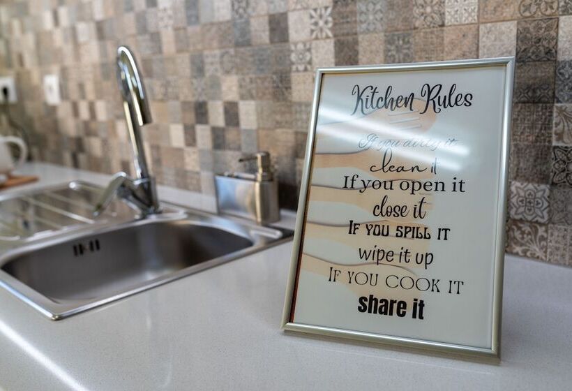 پانسیون Fika Guest House