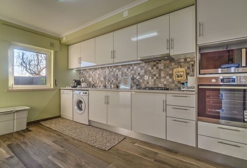 پانسیون Fika Guest House