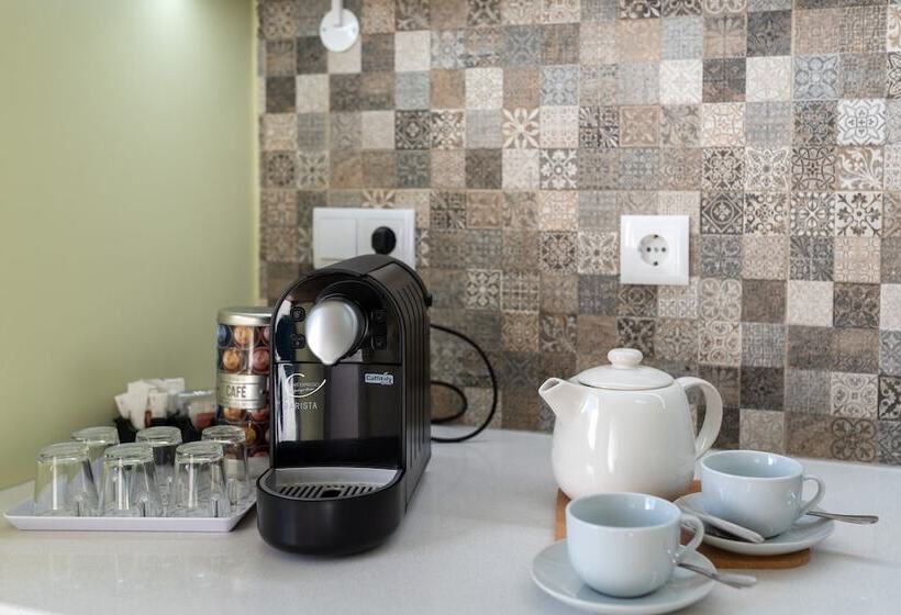 پانسیون Fika Guest House