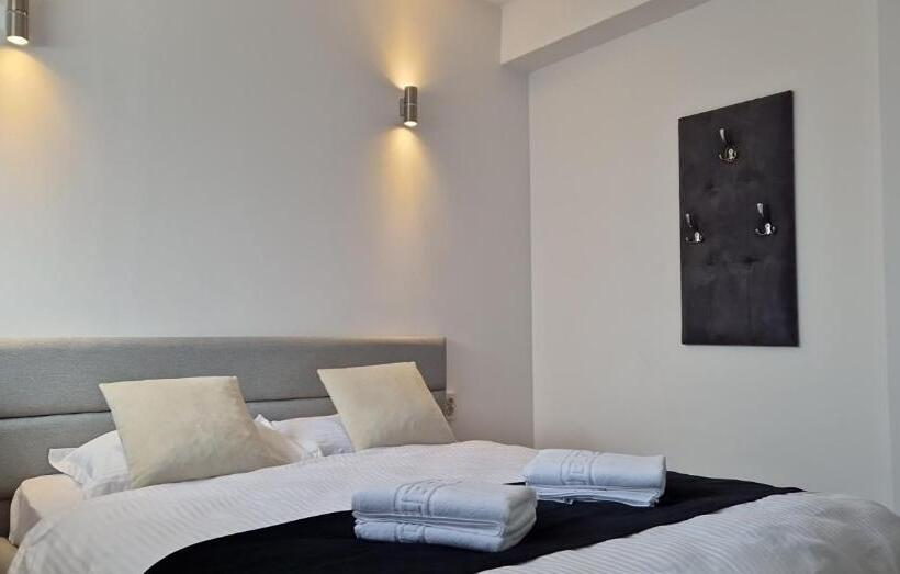 پانسیون Modern House