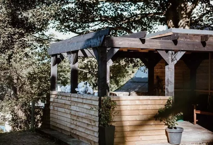 Majatalo Morven House