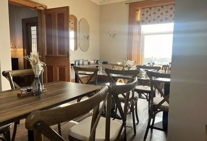 Majatalo Morven House