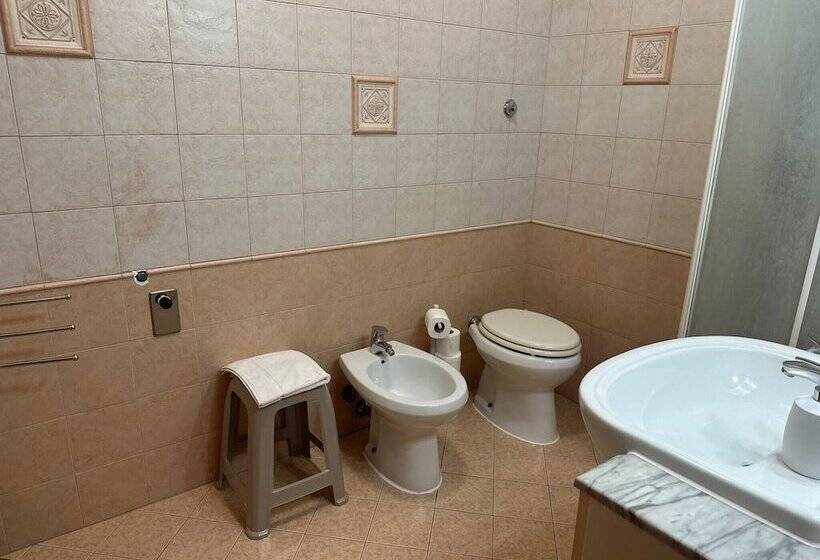 膳宿费 Room In B&b Comfortable Room With Spacious Kitchen Suite Colosseo