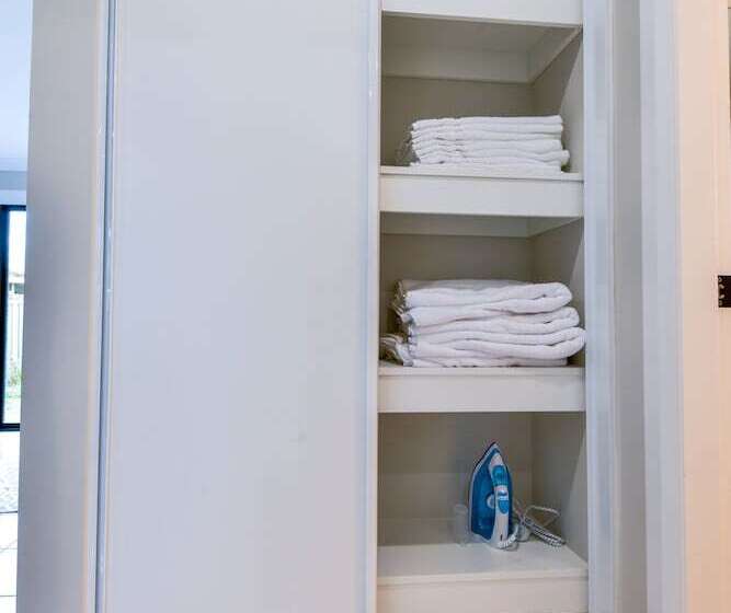 膳宿费 Royal Lake Guest House