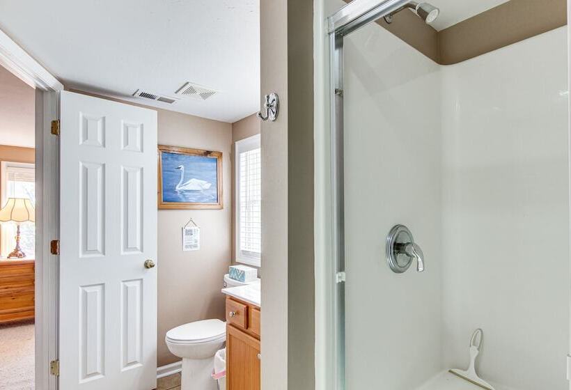 Furnished Deck + Mtn Views: Rutherfordton Home