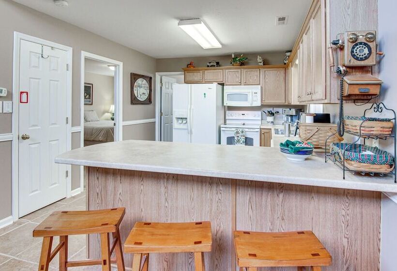 Furnished Deck + Mtn Views: Rutherfordton Home