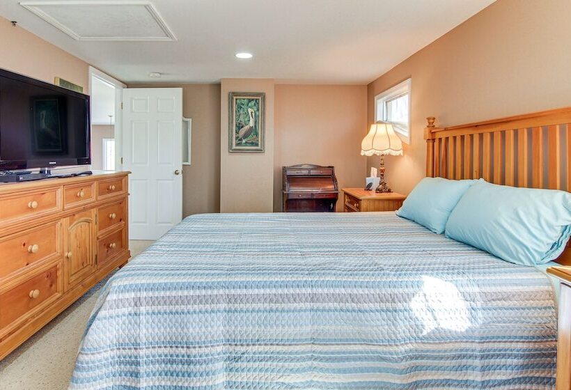 Furnished Deck + Mtn Views: Rutherfordton Home