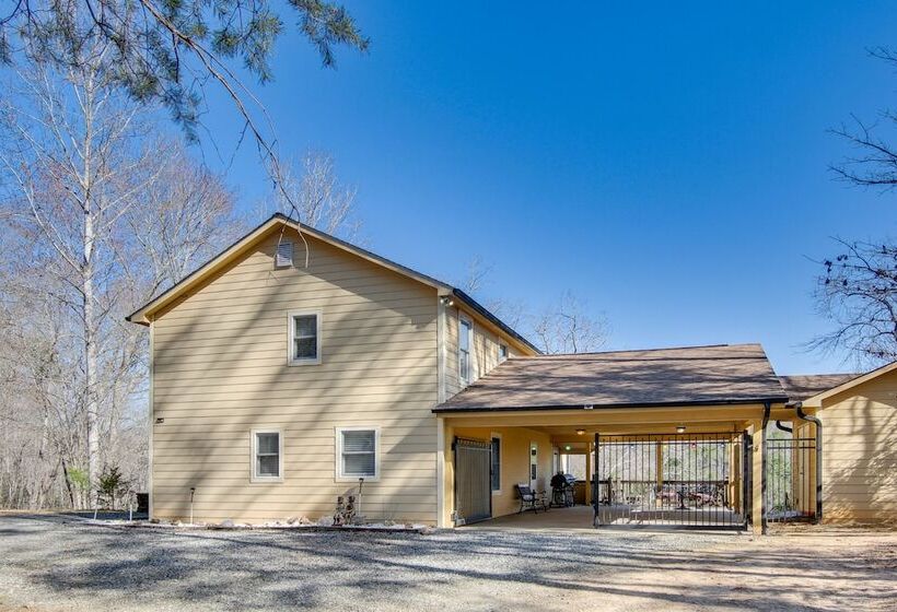 Furnished Deck + Mtn Views: Rutherfordton Home