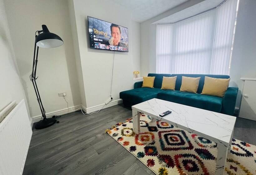 Residens Remarkable 4 Bed House In Bootle, Liverpool