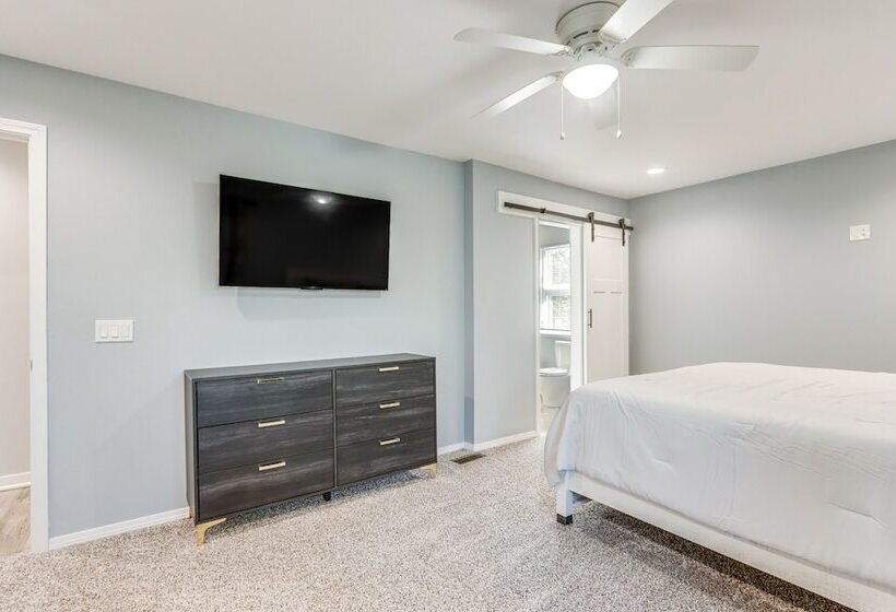 Spacious Arkansas Retreat W/ Deck, Hot Tub & Grill