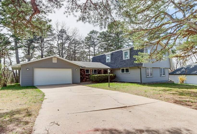 Spacious Arkansas Retreat W/ Deck, Hot Tub & Grill