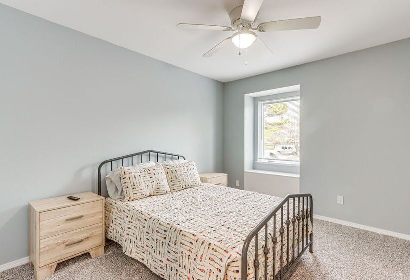 Spacious Arkansas Retreat W/ Deck, Hot Tub & Grill