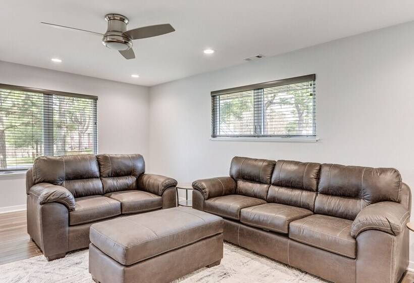 Spacious Arkansas Retreat W/ Deck, Hot Tub & Grill