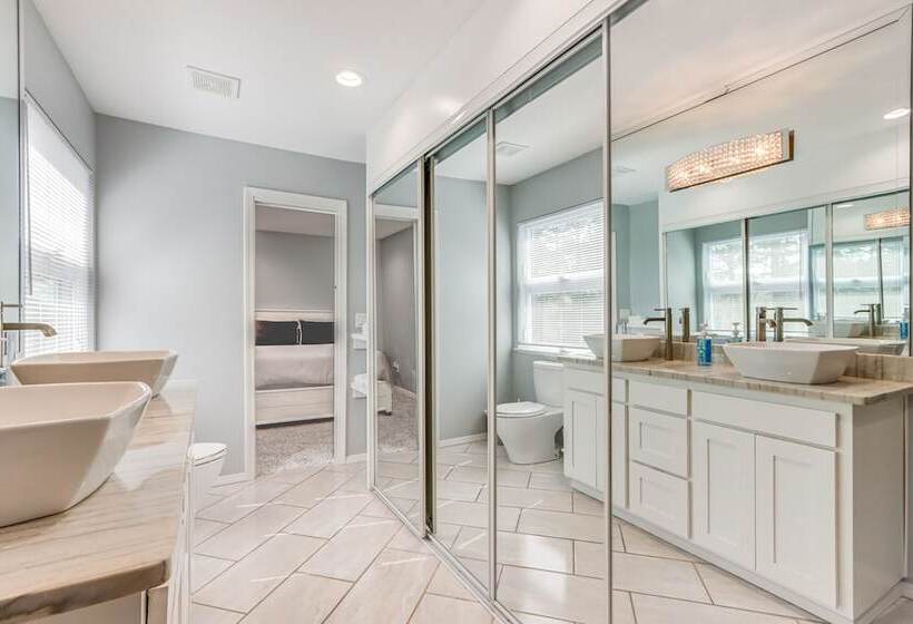 Spacious Arkansas Retreat W/ Deck, Hot Tub & Grill