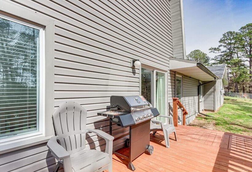 Spacious Arkansas Retreat W/ Deck, Hot Tub & Grill