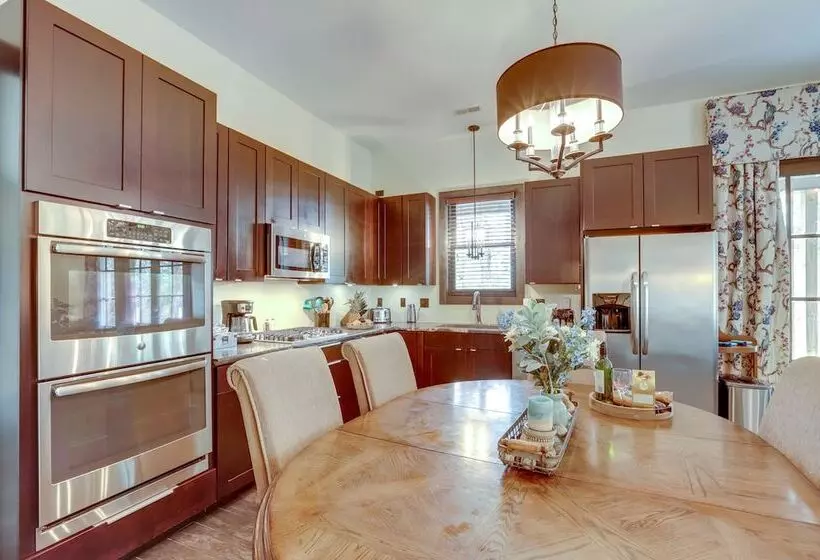 Ste Genevieve Home On 17 Acres, Near Wineries!