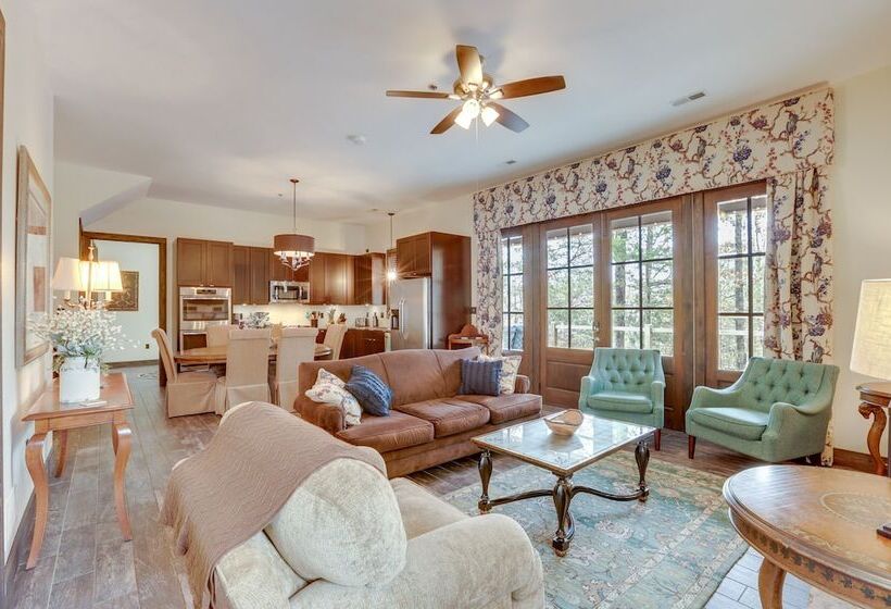 Ste Genevieve Home On 17 Acres, Near Wineries!