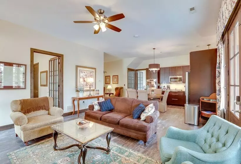 Ste Genevieve Home On 17 Acres, Near Wineries!