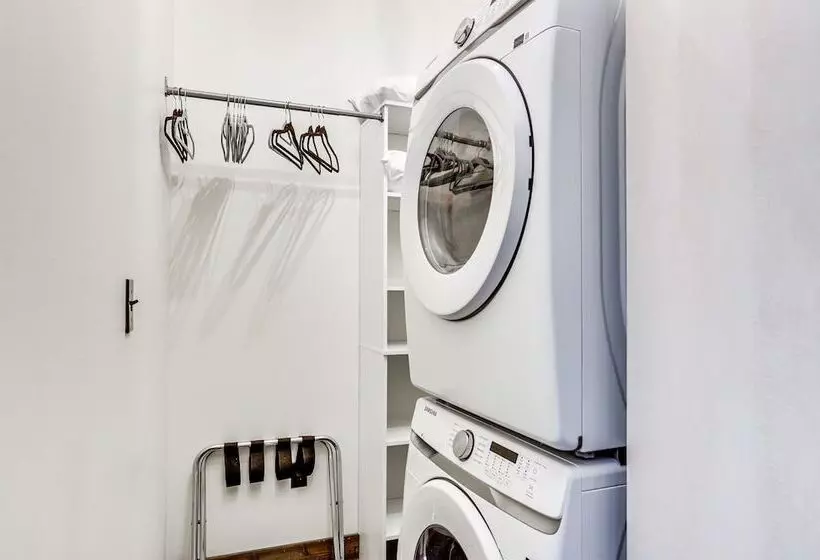 Ste Genevieve Home On 17 Acres, Near Wineries!