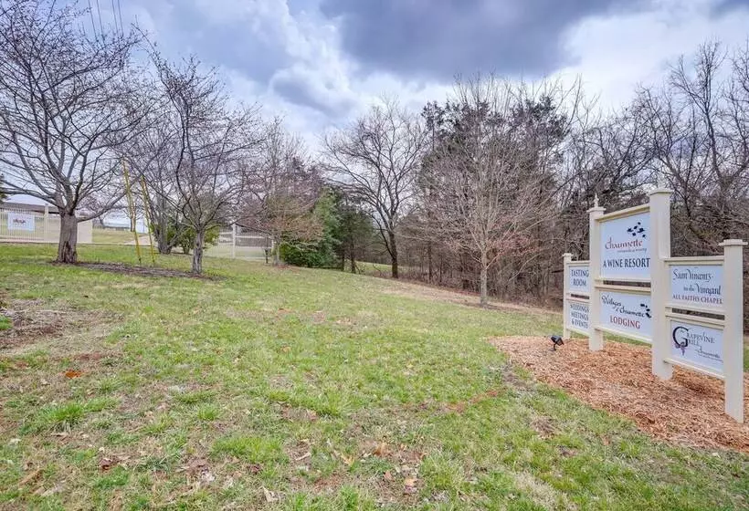 Ste Genevieve Home On 17 Acres, Near Wineries!