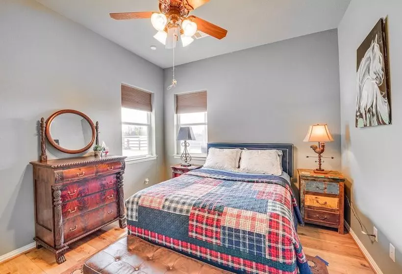 Farm Retreat W/ Furnished Patio: 12 Mi To Mckinney