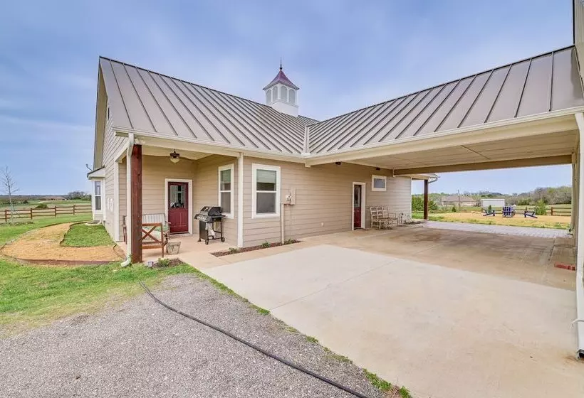 Farm Retreat W/ Furnished Patio: 12 Mi To Mckinney