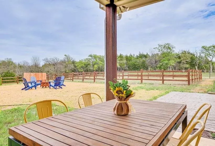 Farm Retreat W/ Furnished Patio: 12 Mi To Mckinney