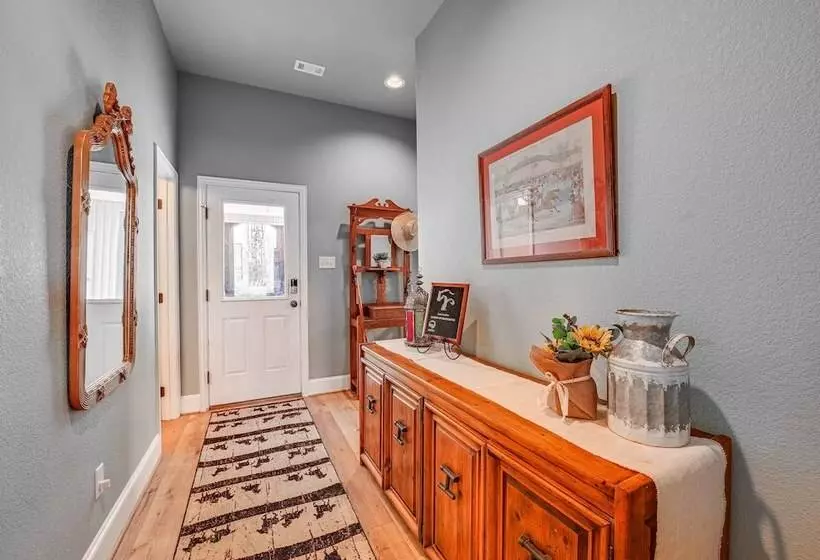 Farm Retreat W/ Furnished Patio: 12 Mi To Mckinney