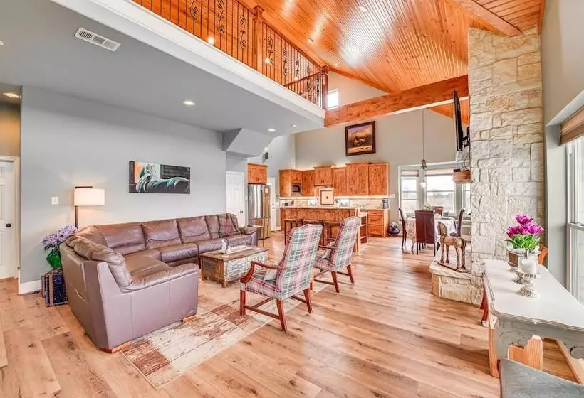 Farm Retreat W/ Furnished Patio: 12 Mi To Mckinney