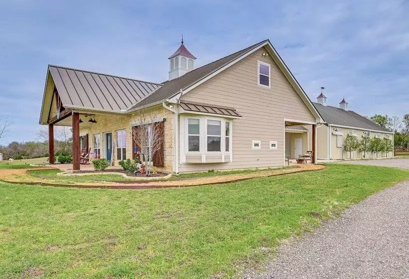 Farm Retreat W/ Furnished Patio: 12 Mi To Mckinney
