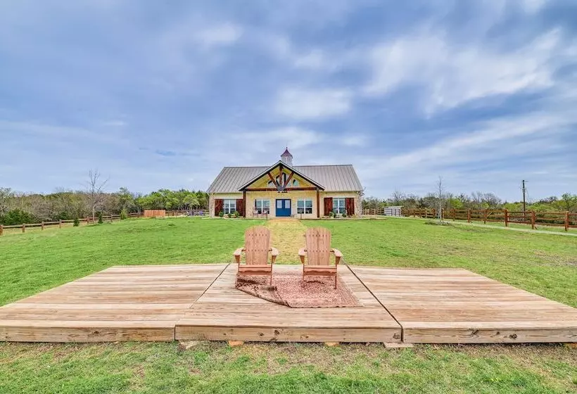 Farm Retreat W/ Furnished Patio: 12 Mi To Mckinney