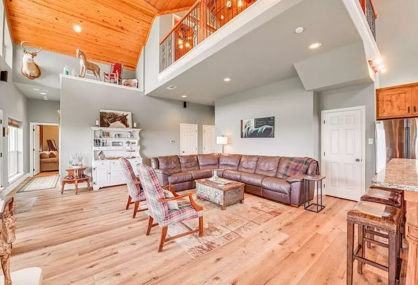 Farm Retreat W/ Furnished Patio: 12 Mi To Mckinney