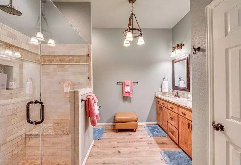 Farm Retreat W/ Furnished Patio: 12 Mi To Mckinney