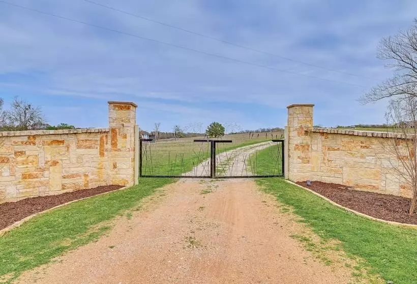 Farm Retreat W/ Furnished Patio: 12 Mi To Mckinney