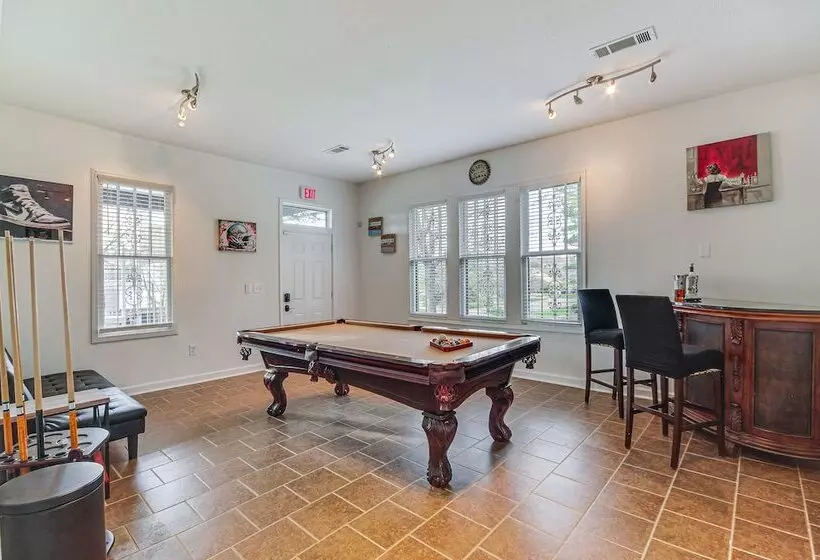 Stylish Home ~ 2 Mi To Jackson State & Belhaven!