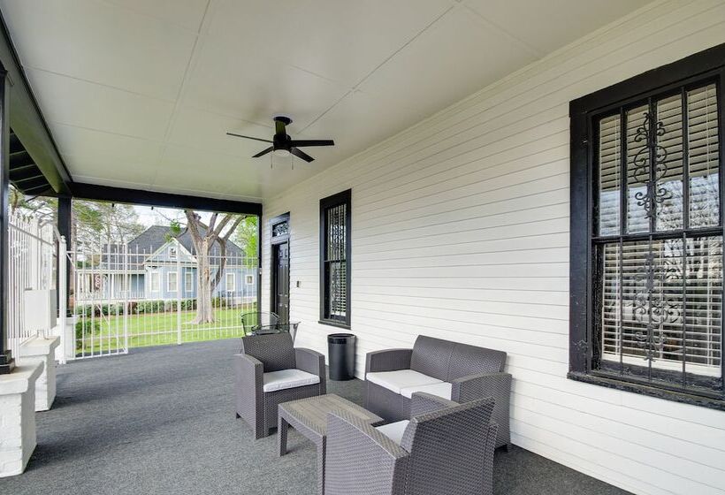 Stylish Home ~ 2 Mi To Jackson State & Belhaven!