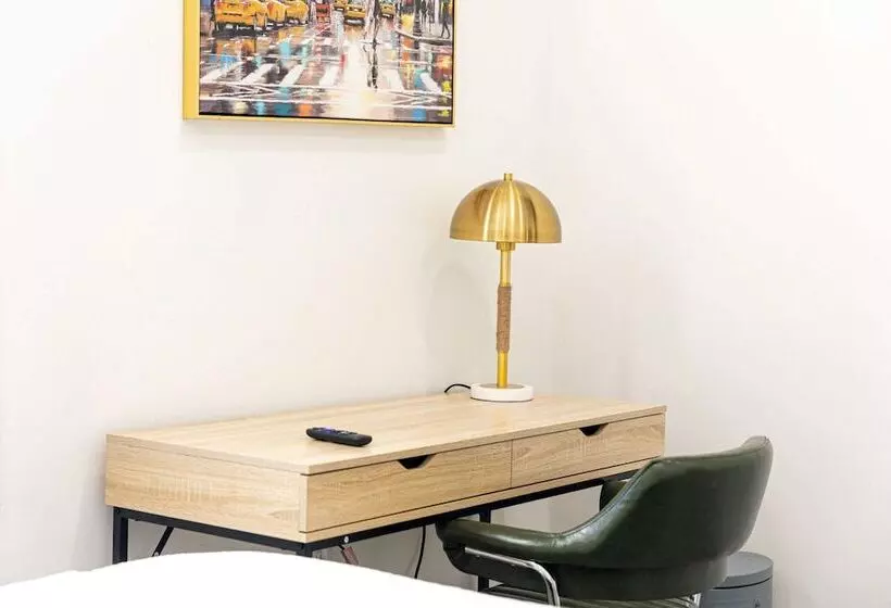 Stylish Home ~ 2 Mi To Jackson State & Belhaven!