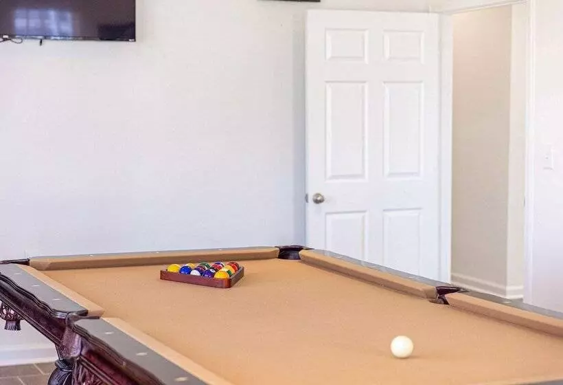 Stylish Home ~ 2 Mi To Jackson State & Belhaven!