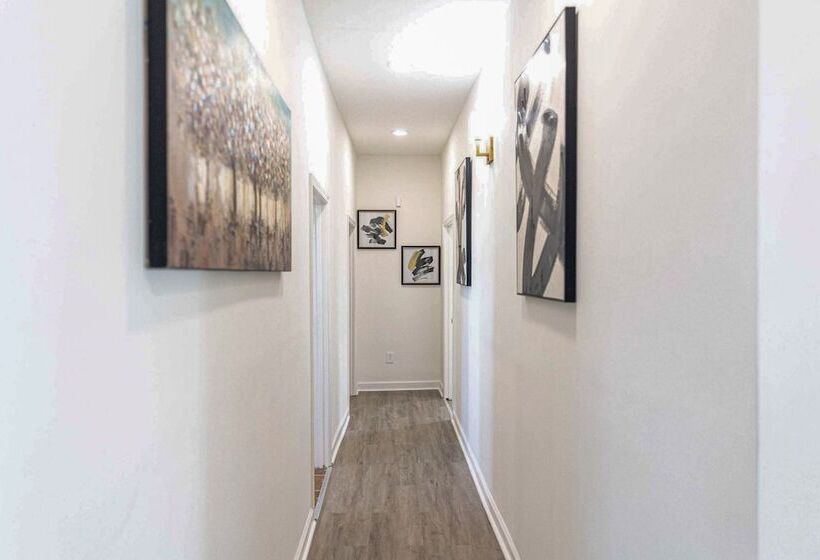 Stylish Home ~ 2 Mi To Jackson State & Belhaven!