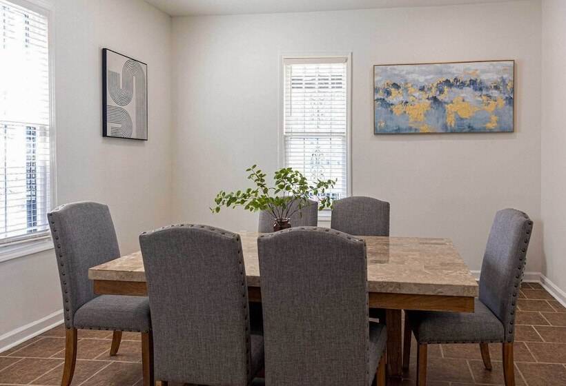 Stylish Home ~ 2 Mi To Jackson State & Belhaven!