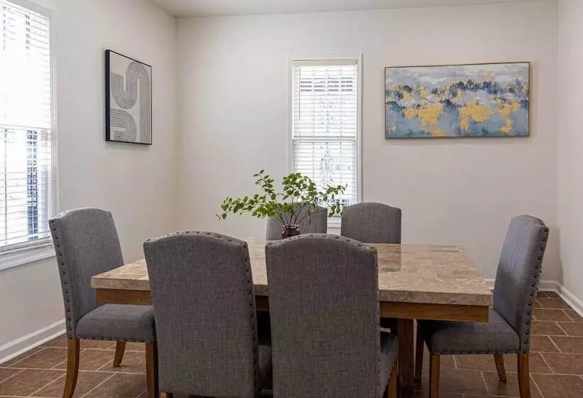 Stylish Home ~ 2 Mi To Jackson State & Belhaven!